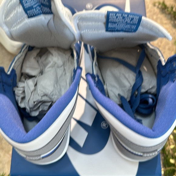 Nike Air Jordan 1 High True Blue - Picture 11 of 17